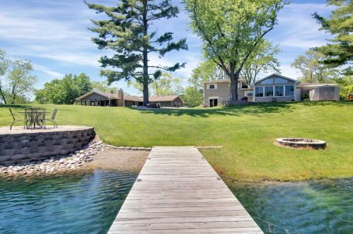 12323 White Oak Dr, Crown Point IN  46307-8420 exterior