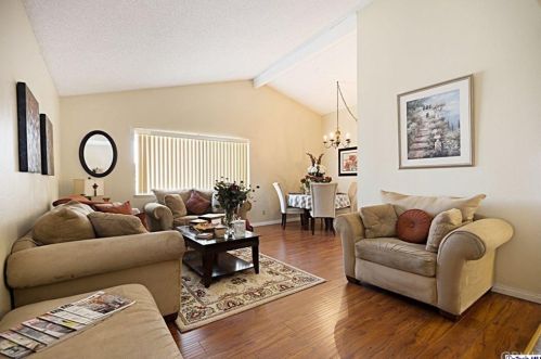 20605 Sue Dr, Santa Clarita, CA 91350-1441
