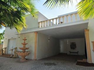 3638 Percival Ave, Miami, FL 33133-4910