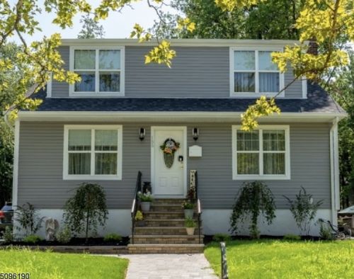 155 4th Ave, Roselle, NJ 07203-2056