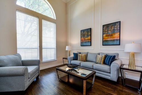 4604 Deer Valley Ln, Richardson TX  75082-3872 exterior