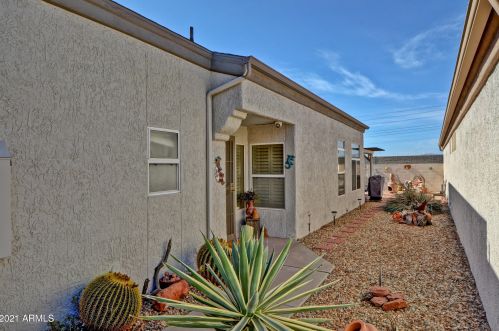 21776 Verde Ridge Dr, Sun City, AZ 85375-6568