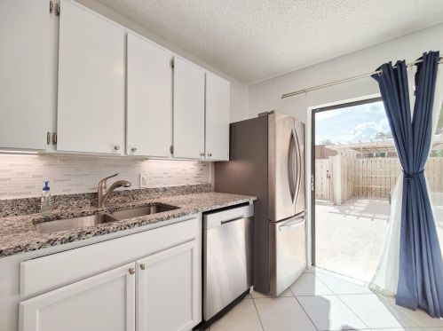 2502 25 Ln, West Palm Beach FL  33418-3572 exterior