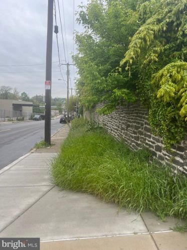 601 Chelten Ave, Philadelphia PA  19126-3825 exterior