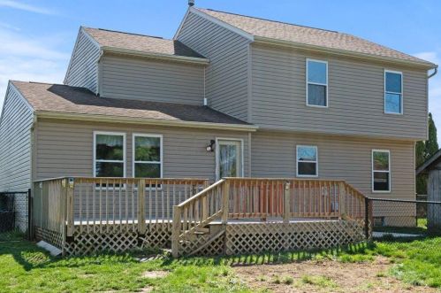4243 Rockledge St, Darbydale, OH 43123-9559