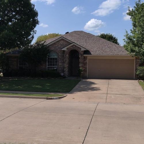 924 Cedar Ridge Ln, Burleson TX  76028-8124 exterior