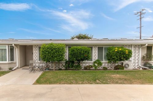 1362 Golden Rain Rd, Seal Beach, CA 90740-4887