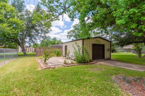 5918 Becky Ln, Pearland TX 77584-8351 exterior