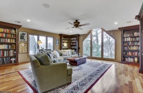 69 Fairway Ave, Verona NJ  07044-1010 exterior