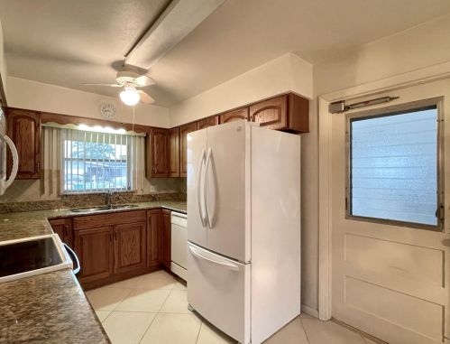 602 Beach Ave, Fort Pierce FL  34952-1327 exterior