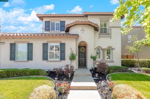 2237 Genoa St, Danville, CA 94506-1919