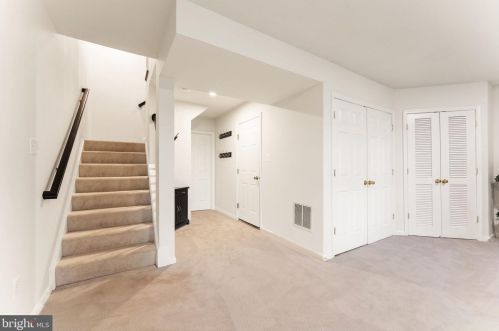 6352 Cullen Pl, Haymarket VA  20169-5400 exterior