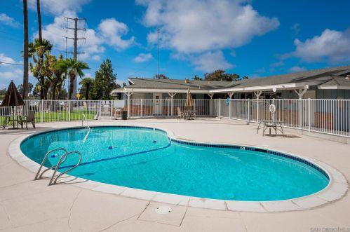 6460 Convoy Ct, San Diego CA  92117-2323 exterior