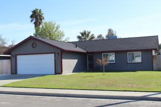 2065 Parker Pl, Hanford, CA 93230-1540