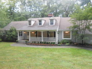 12 Forest View Dr, Chester, NJ 07930-2832