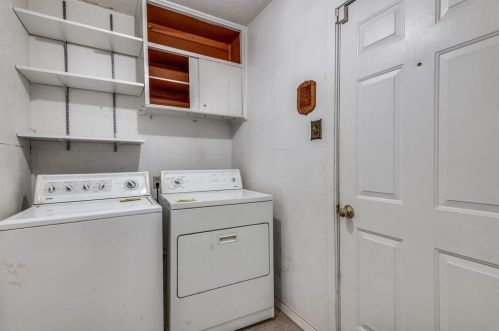 2215 Dennis St, Irving TX 75062-4273 exterior