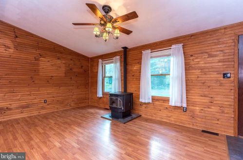 50 Bourdon Ter, Easton, PA 18042-8700