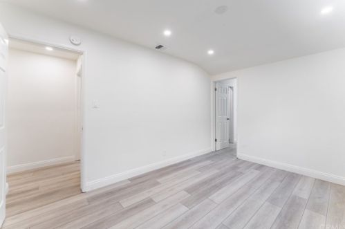 6930 Colbath Ave, Van Nuys CA  91405-4103 exterior