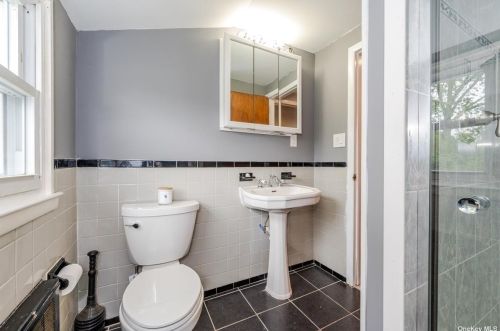 961 Rector St, North Bellmore NY  11710-1117 exterior