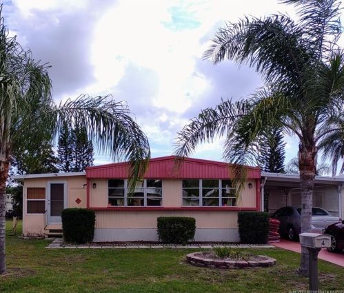 4 Florida Way, Fort Pierce, FL 34952-8512