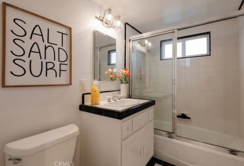 593 26th St, Manhattan Beach CA  90266-2208 exterior