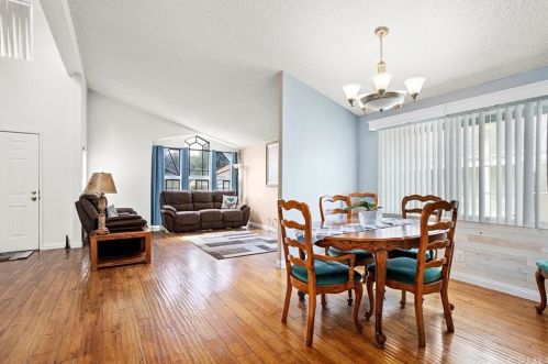 33278 Hidden Holw Dr, Wildomar CA exterior