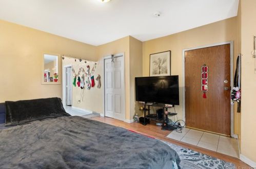 180 Beaver St, Ansonia, CT 06401-3106
