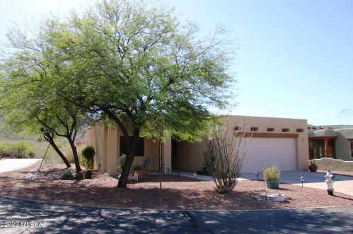 2041 Triangle X Ln, Tucson, AZ 85713-6754