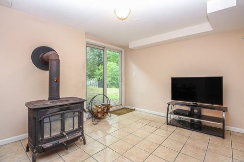 175 Ramona Ct, Yorktown Hgts NY  10598-3318 exterior