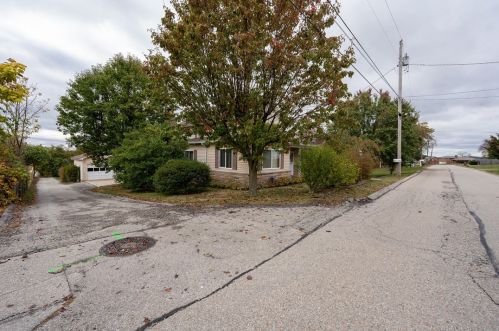 210 Ashland Dr, Jeannette, PA 15644-3146