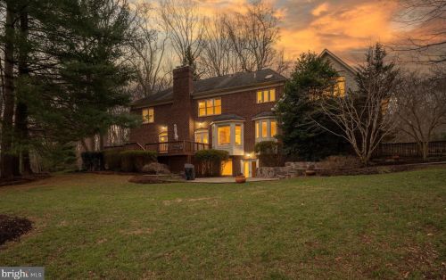 281 Golden Woods Ct, Great Falls VA  22066-4152 exterior