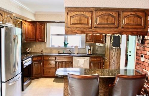 3767 Joy Ct, Seaford, NY 11783-2059