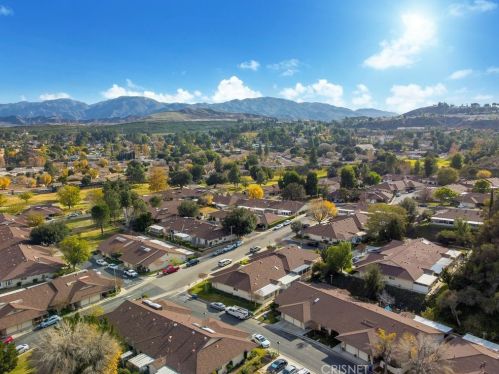 26817 Oak Branch Cir, Santa Clarita CA  91321-1455 exterior