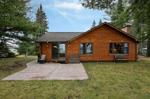44255 Eagle Point Dr, Cable, WI 54821-4447