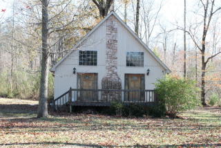 40 Sales Landing Rd, Camden, TN 38320-7600