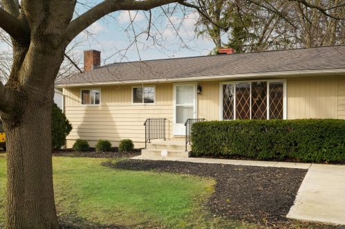 203 Troy Rd, Delaware, OH 43015-1527