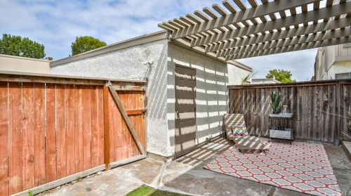 16711 Algonquin St, Huntington Beach CA 92649-3803 exterior