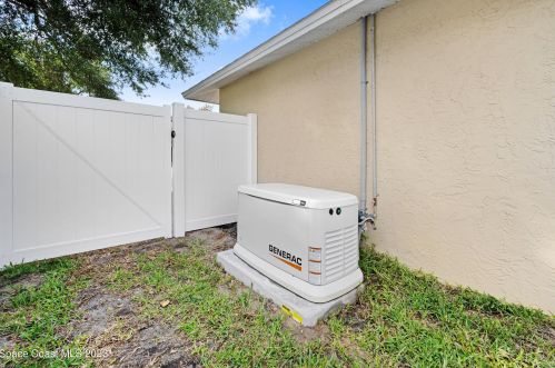1290 Muirfield Ct, Titusville FL  32780-5463 exterior