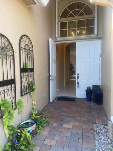 7110 Veneto Dr, Boynton Beach FL  33437-3740 exterior