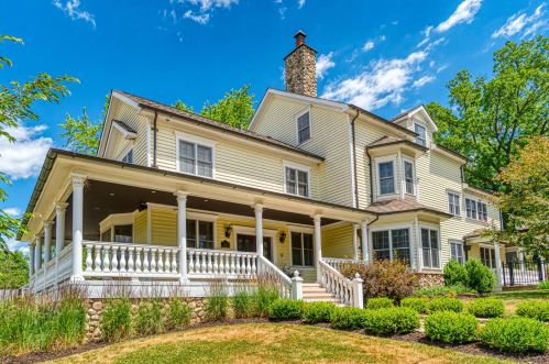 233 Darwin St, Lake Geneva WI  53147-2012 exterior