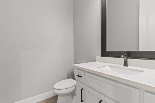 126 Mylnar Ave, Manteca CA  95336-4908 exterior