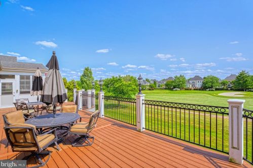 43527 Butler Pl, Leesburg VA 20176-7428 exterior