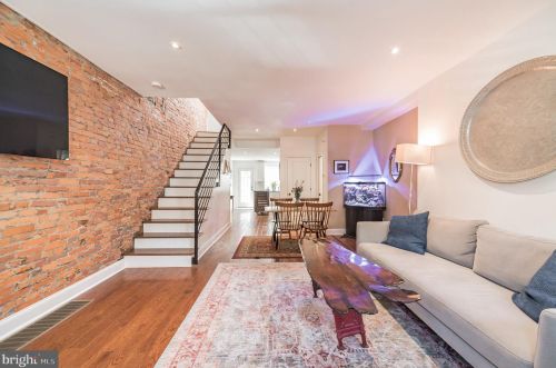 1734 Manton St, Philadelphia, PA 19146-3018