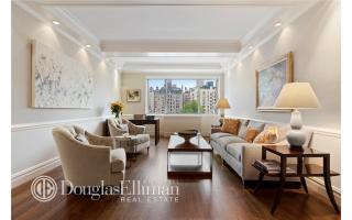 201 80th St, New York NY  10024-7043 exterior