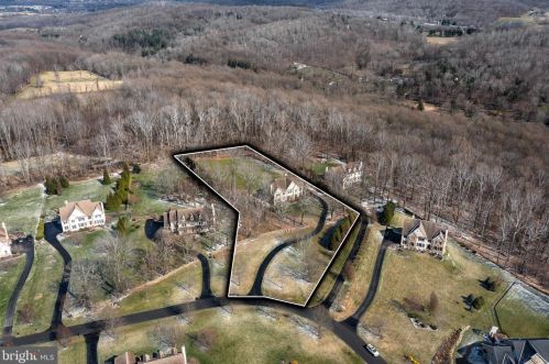 18 Millstone Ln, Pottstown, PA 19465-8880