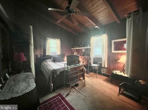 319 Lake Dr, Richmond National Battlefiel VA  22835-2752 exterior