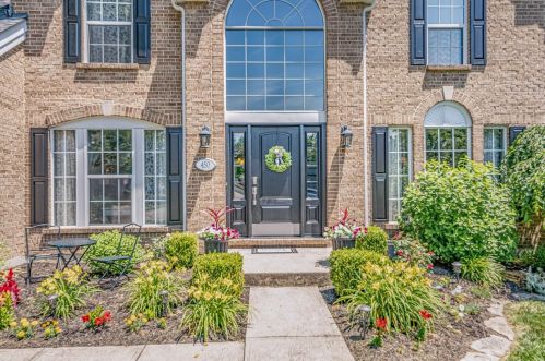 450 Ashworth Ct, Cincinnati, OH 45255-3657