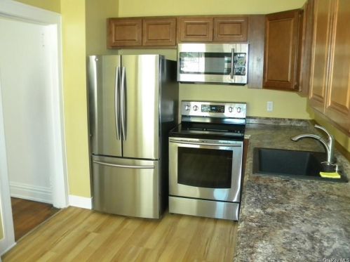 16 Prospect Ave, Middletown NY 10940-4117 exterior