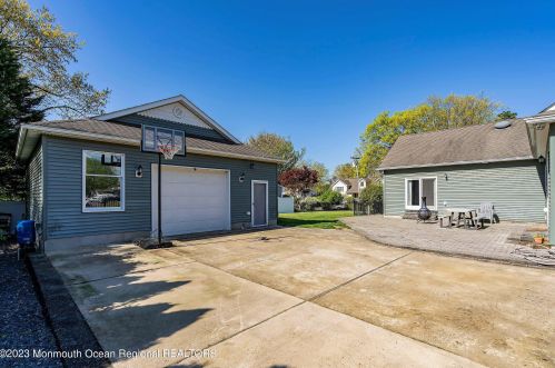 208 Virginia Dr, Bricktown NJ  08723-6521 exterior