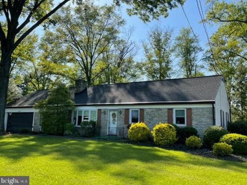 659 Vaughn Rd, Limerick, PA 19468-2652
